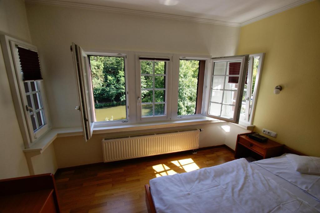 Bertricher Hof Hotel Garni Бад Бертрих Стая снимка