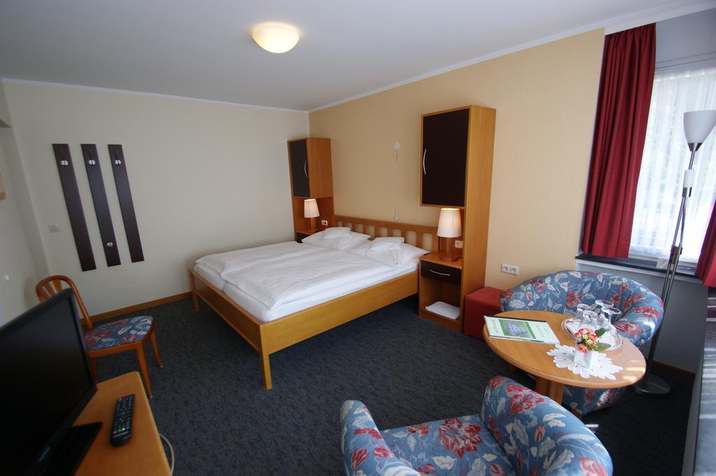Bertricher Hof Hotel Garni Бад Бертрих Екстериор снимка