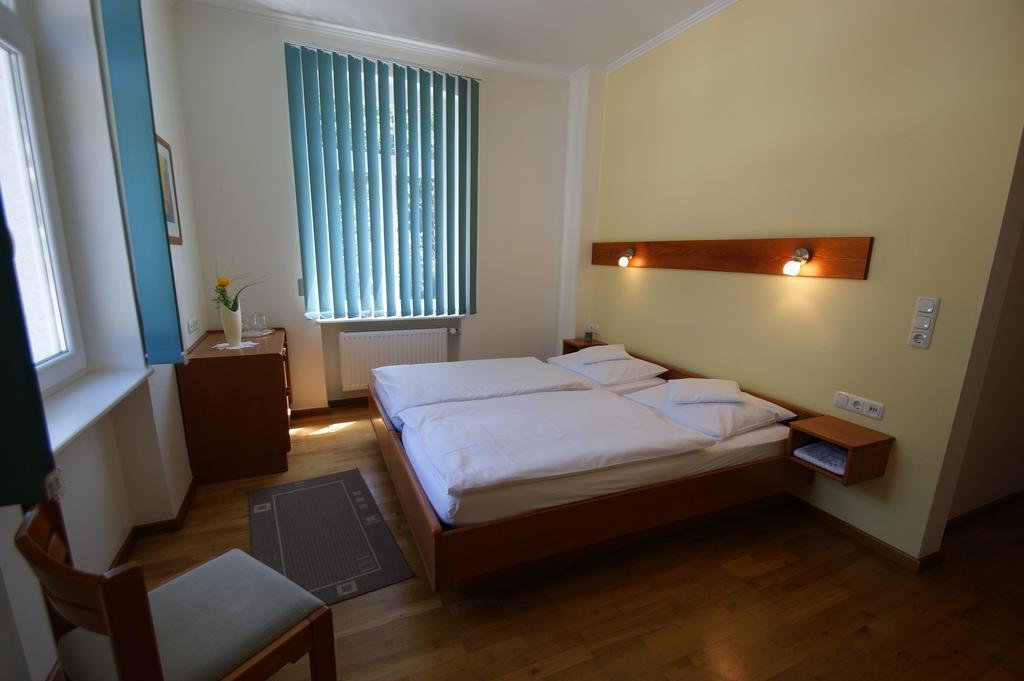 Bertricher Hof Hotel Garni Бад Бертрих Екстериор снимка
