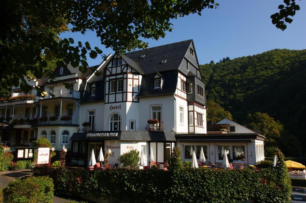 Bertricher Hof Hotel Garni Бад Бертрих Екстериор снимка